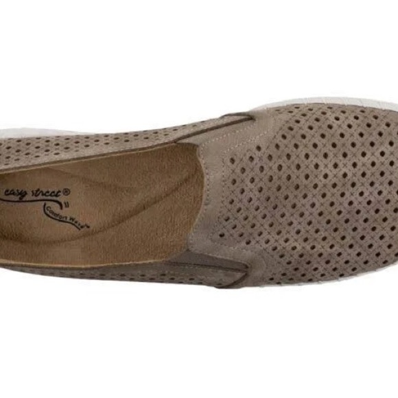 New Easy Street Women's Fresh Slip-On Sneaker Natural size 9 - Picture 16 of 16